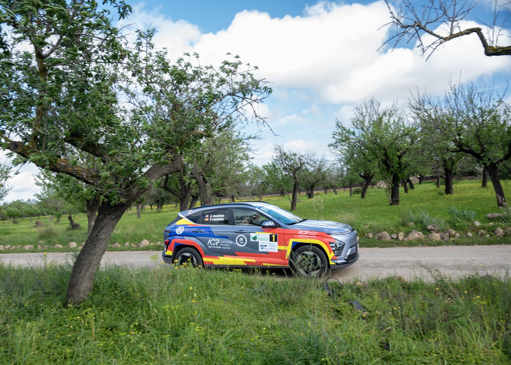 INCA. ECOLOGIA. EspectÃ¡culo multicolor. Los participantes del Eco Rallye Mallorca-Inca Ciutat despiden otra ediciÃ³n de una pru