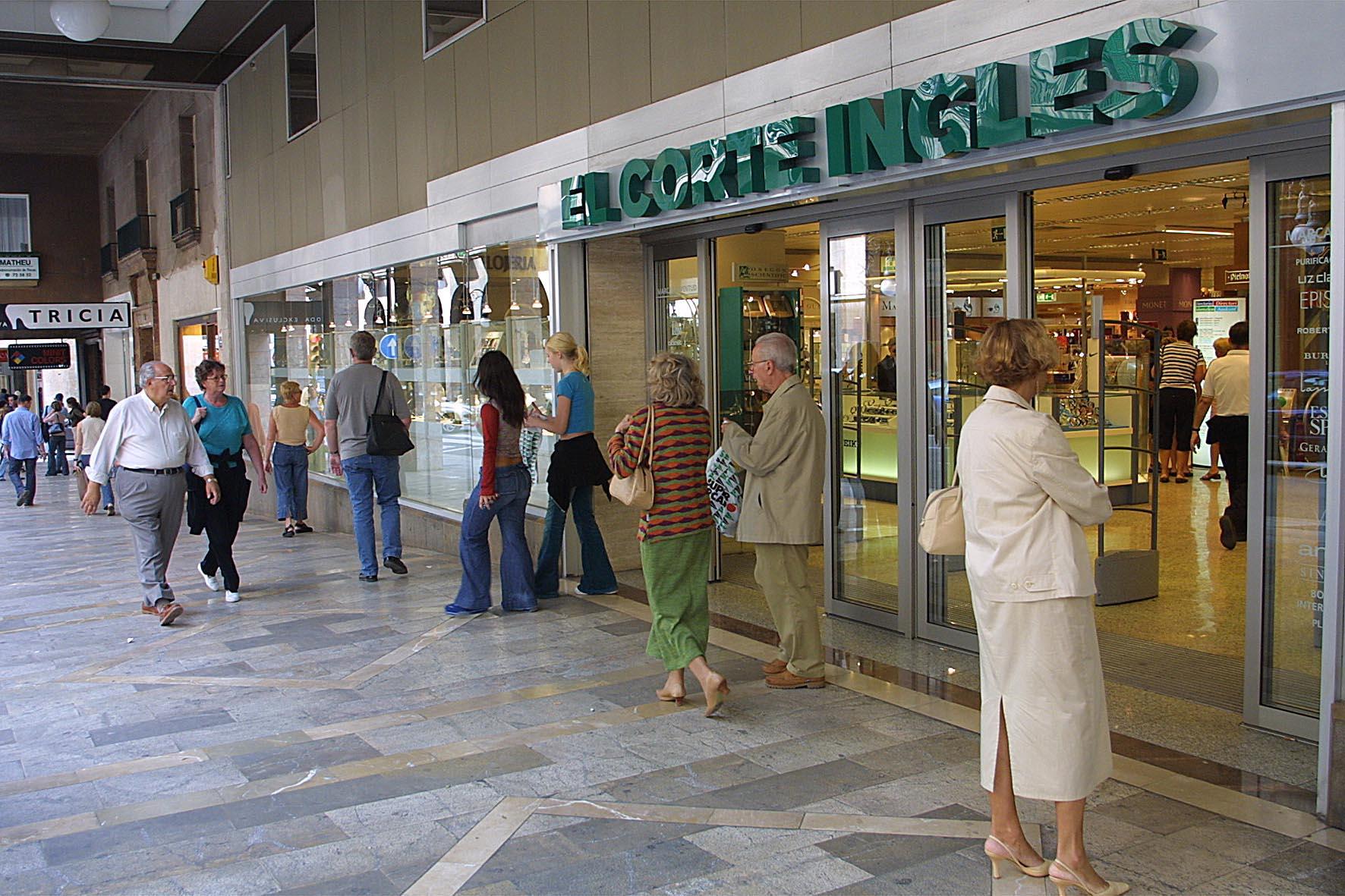 Qué comercios abren en Mallorca este Viernes Santo