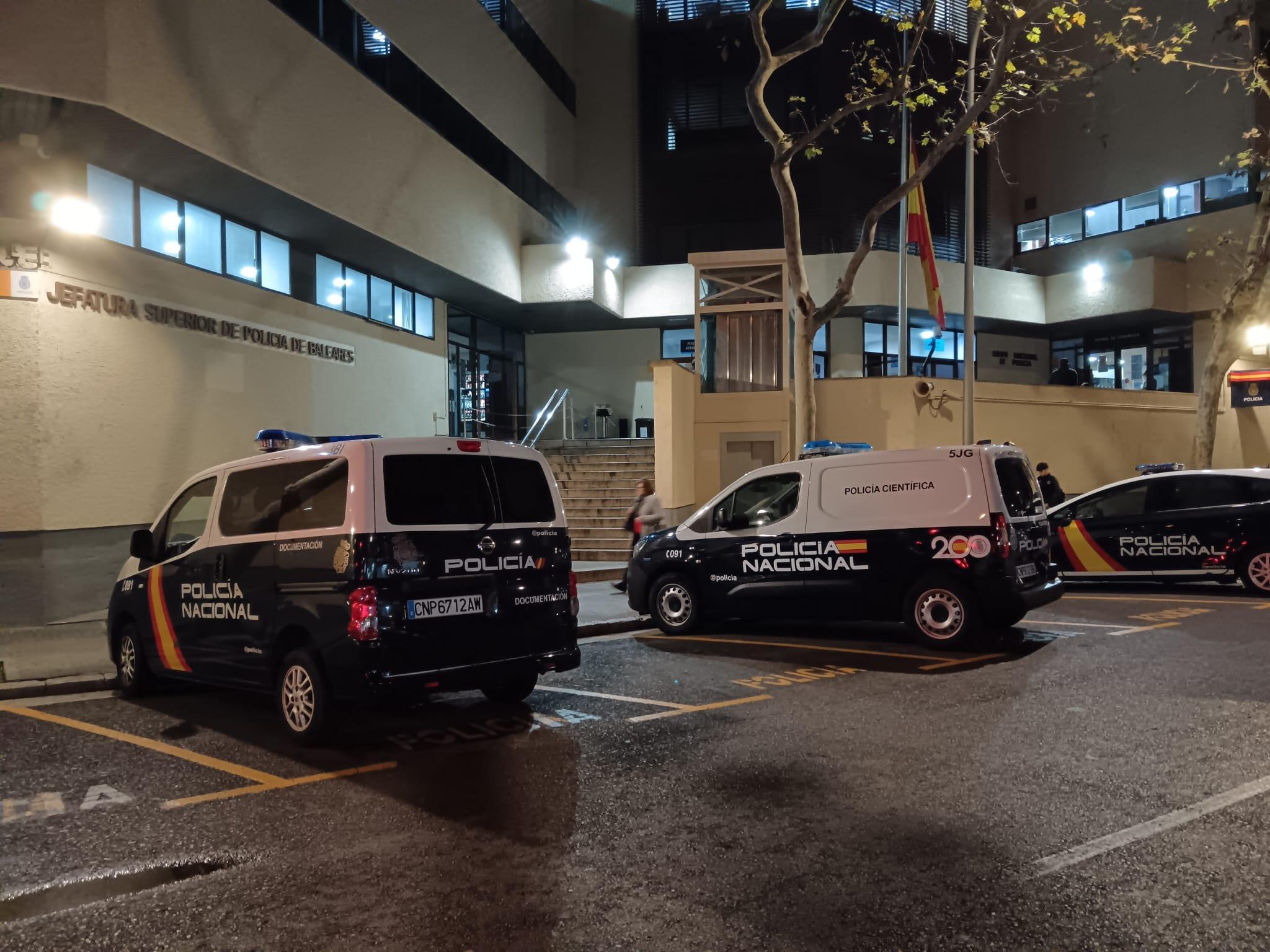 Detenido un hombre por atracar a punta de navaja a una taxista de Palma