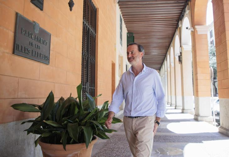 Le Senne se ausenta del Parlament y acude a la reunión de partidos de extrema derecha en Hungría