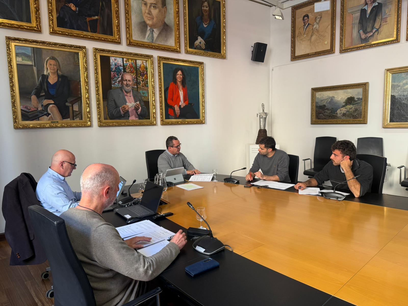 La Federació de Muntanyisme i Escalada y los payeses de Asaja avalan la Ley de la Serra