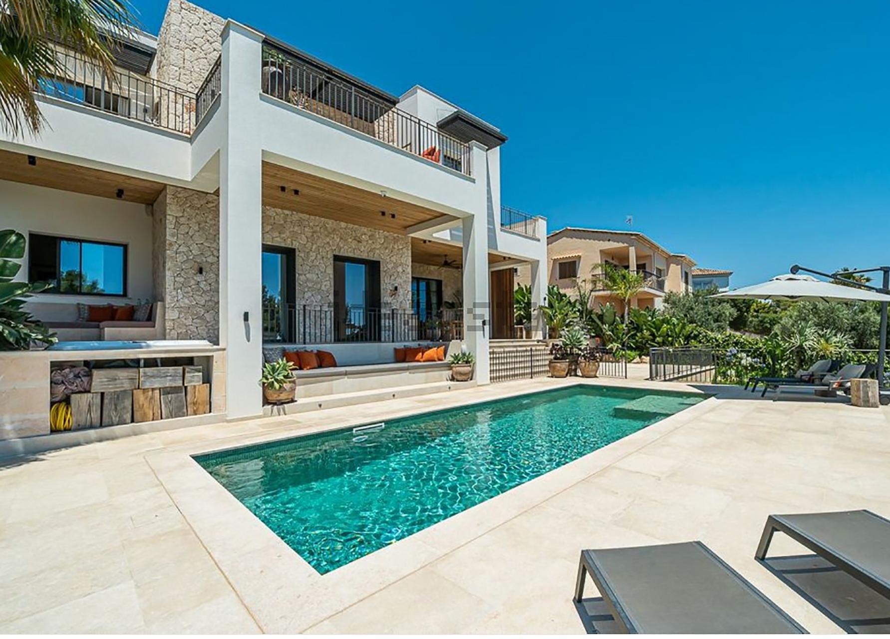 Entidades sociales denuncian que las inversiones de AENA en Baleares beneficiarán a las inmobiliarias de lujo