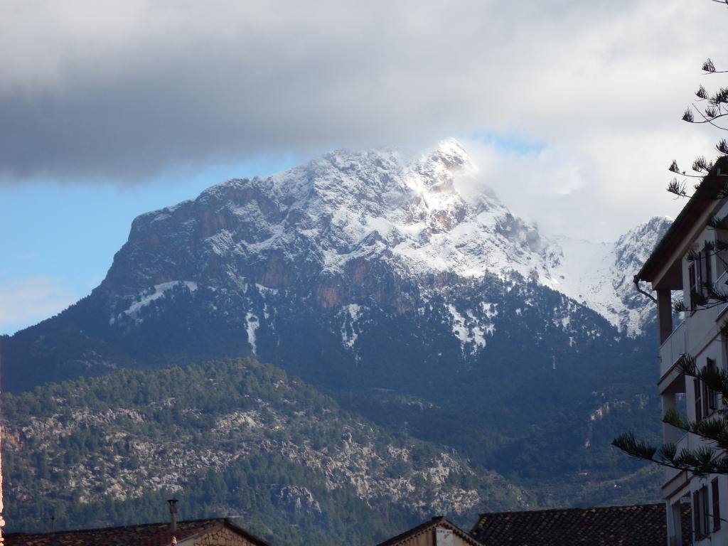 La borrasca 'Deborah' llega a Mallorca: caída en picado de las temperaturas, lluvia y nieve en la Serra