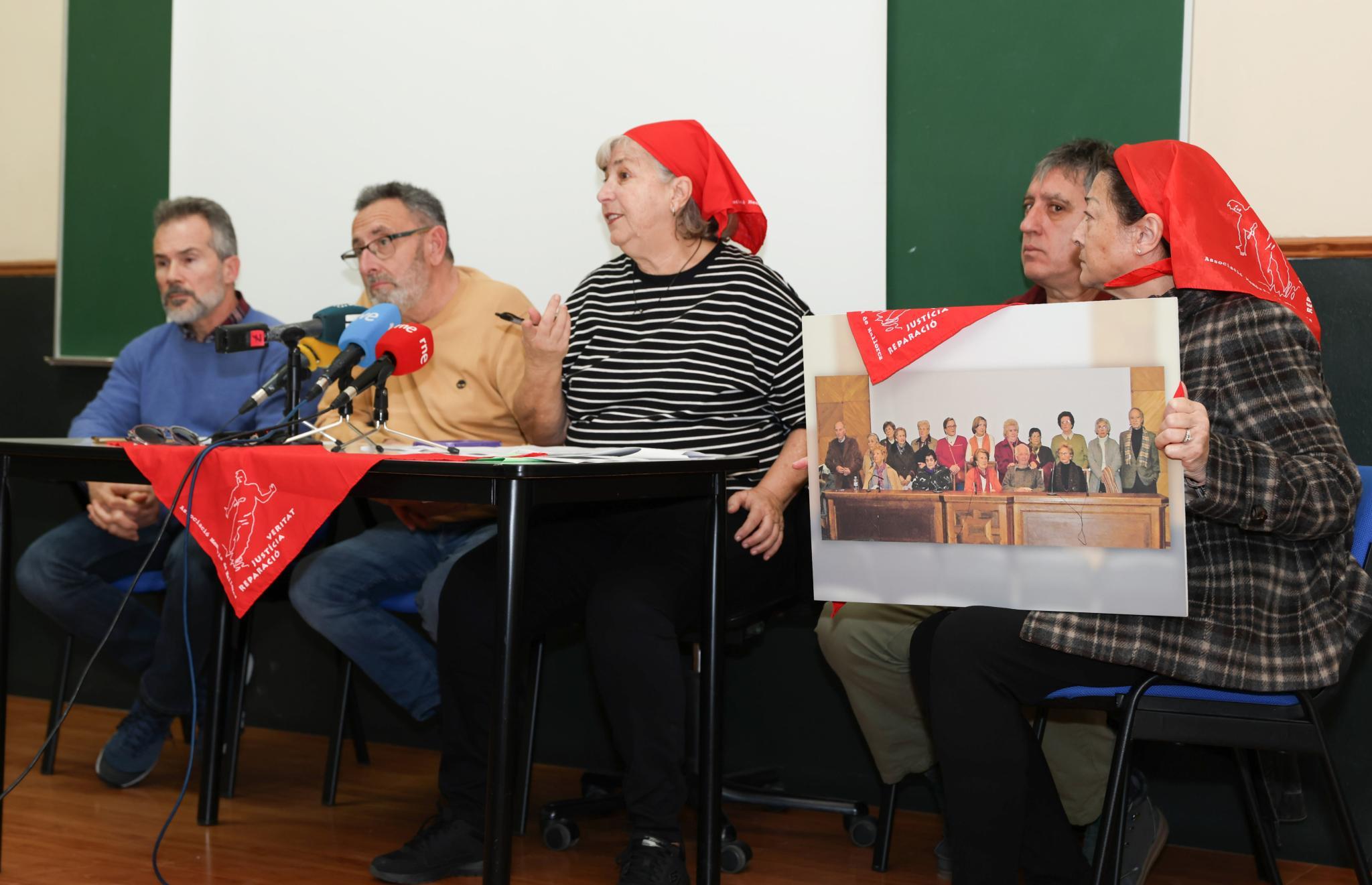 «Si el PP y Vox se oponen a su retirada abriremos una nueva vía judicial para tumbar este símbolo franquista»