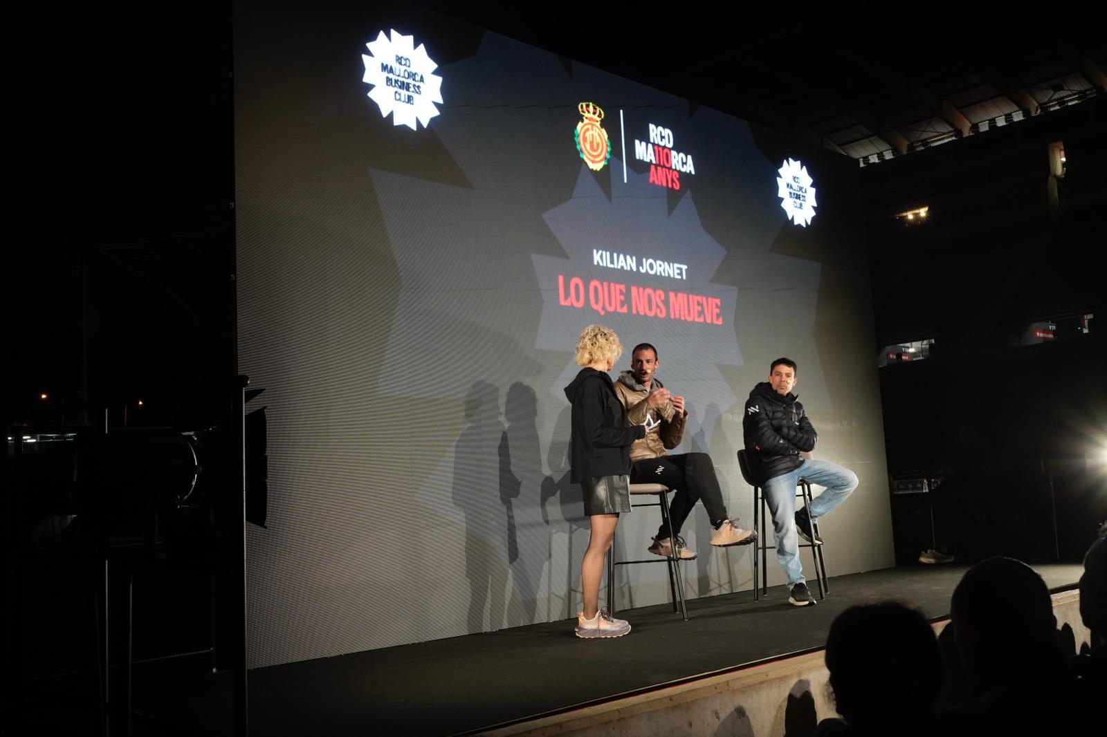 Kilian Jornet inspira a 2.000 personas en Palma: «El límite está en conectar con tu cuerpo y la naturaleza»