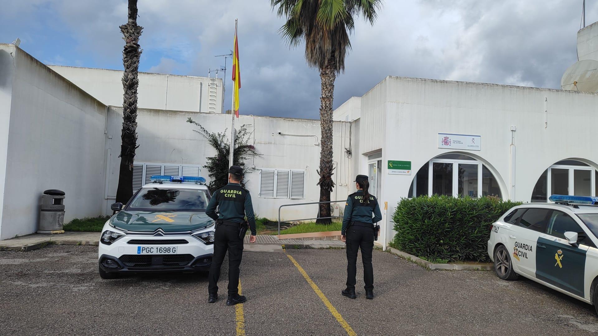 Dos ladrones se hacen pasar por discapacitados para robar e intentan atropellar a un guardia civil fuera de servicio en Palmanova