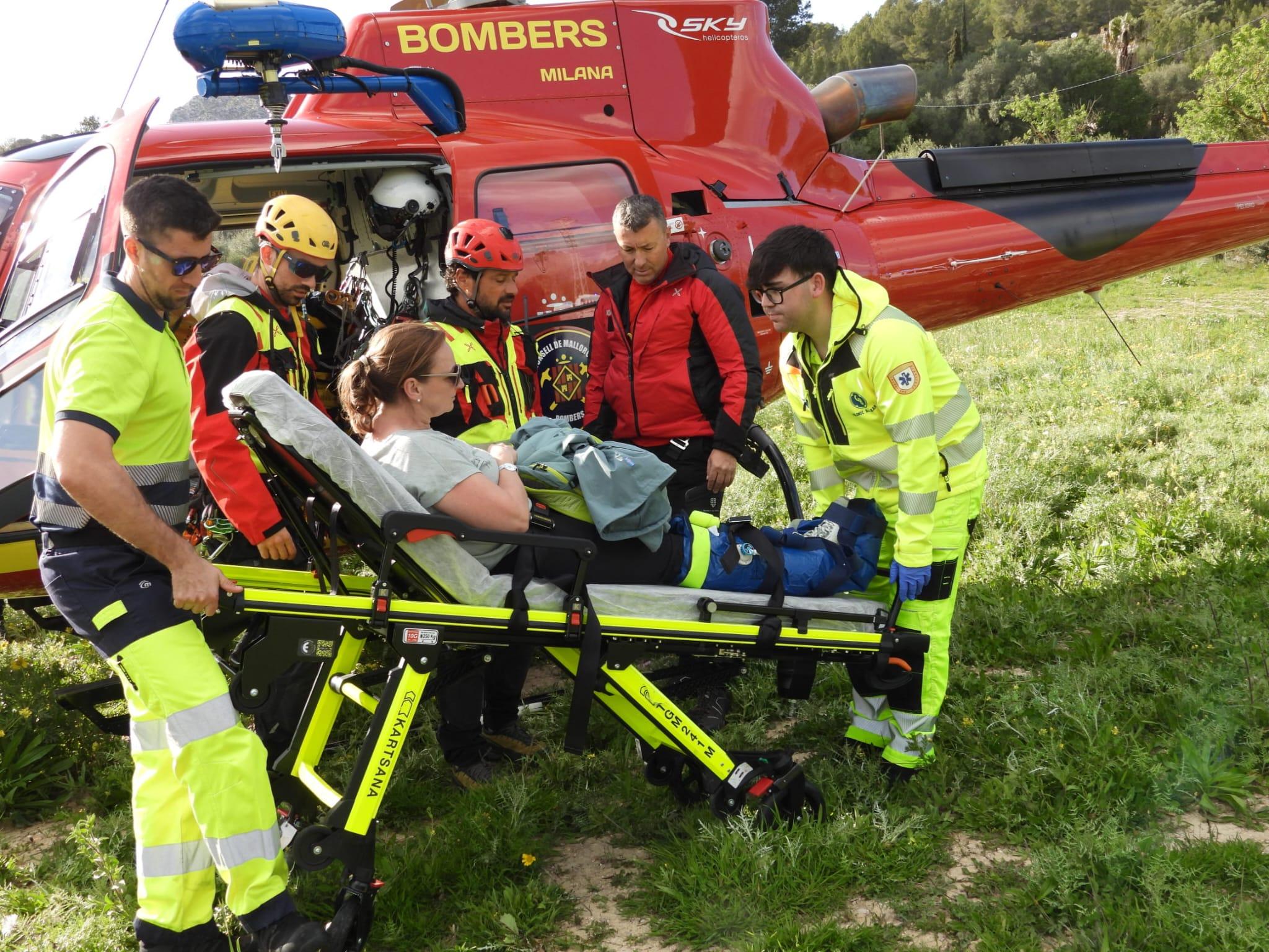 Los Bomberos rescatan a una excursionista en La Trapa