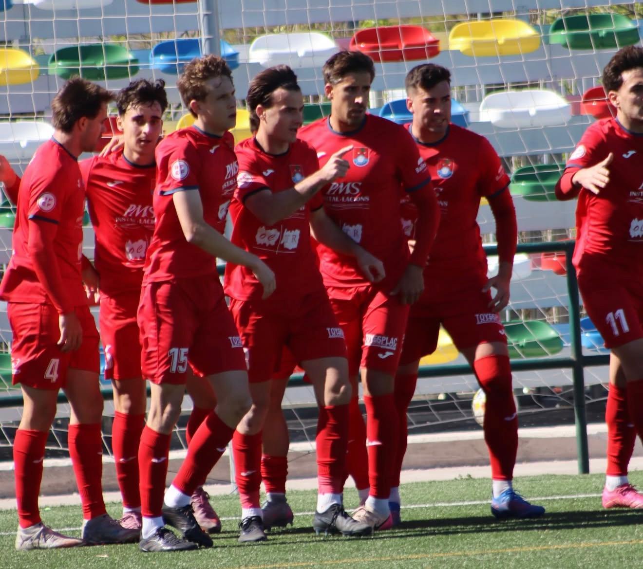 El Porreres da un golpe sobre la mesa