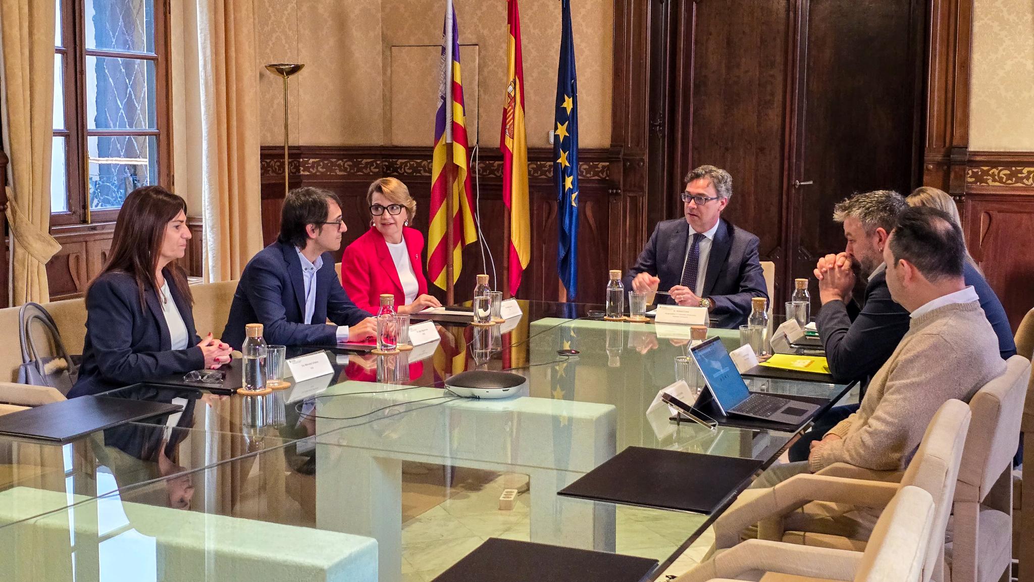 La oposición afea al Govern que presente el plan anticrisis sin contar con sus aportaciones