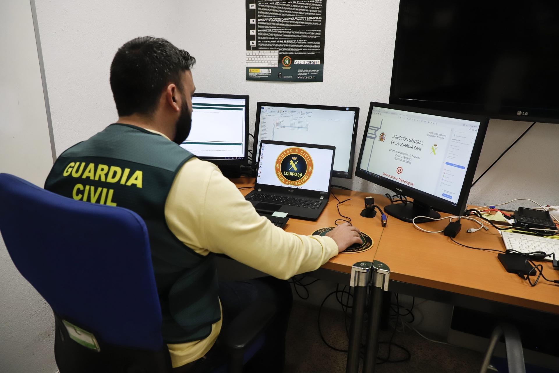 Los acosadores del maestro de Andratx se enfrentan hasta a cuatro delitos distintos