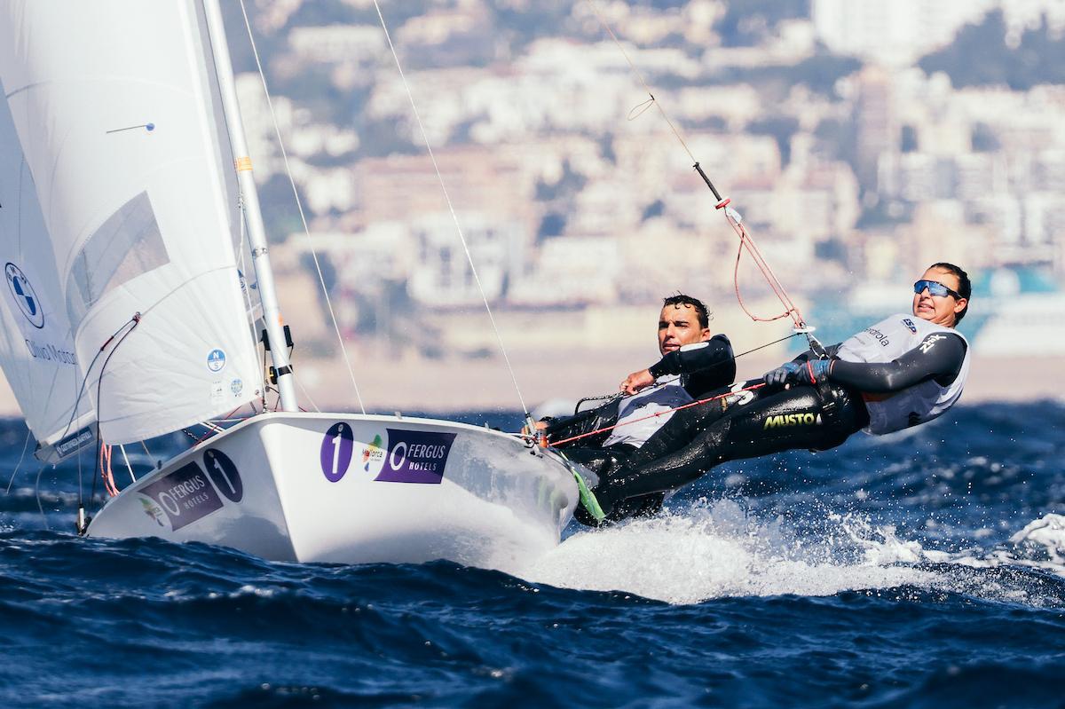 Marta Cardona y Jordi Xammar siguen mandando en el Trofeo Princesa Sofía