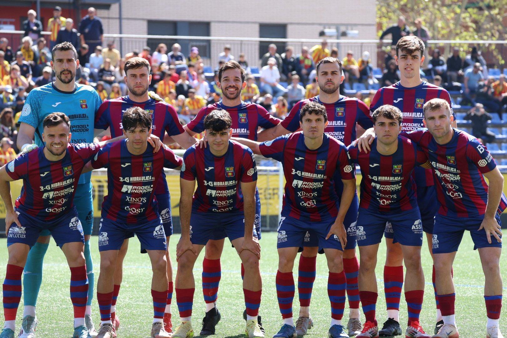 El Poblense muere de pie