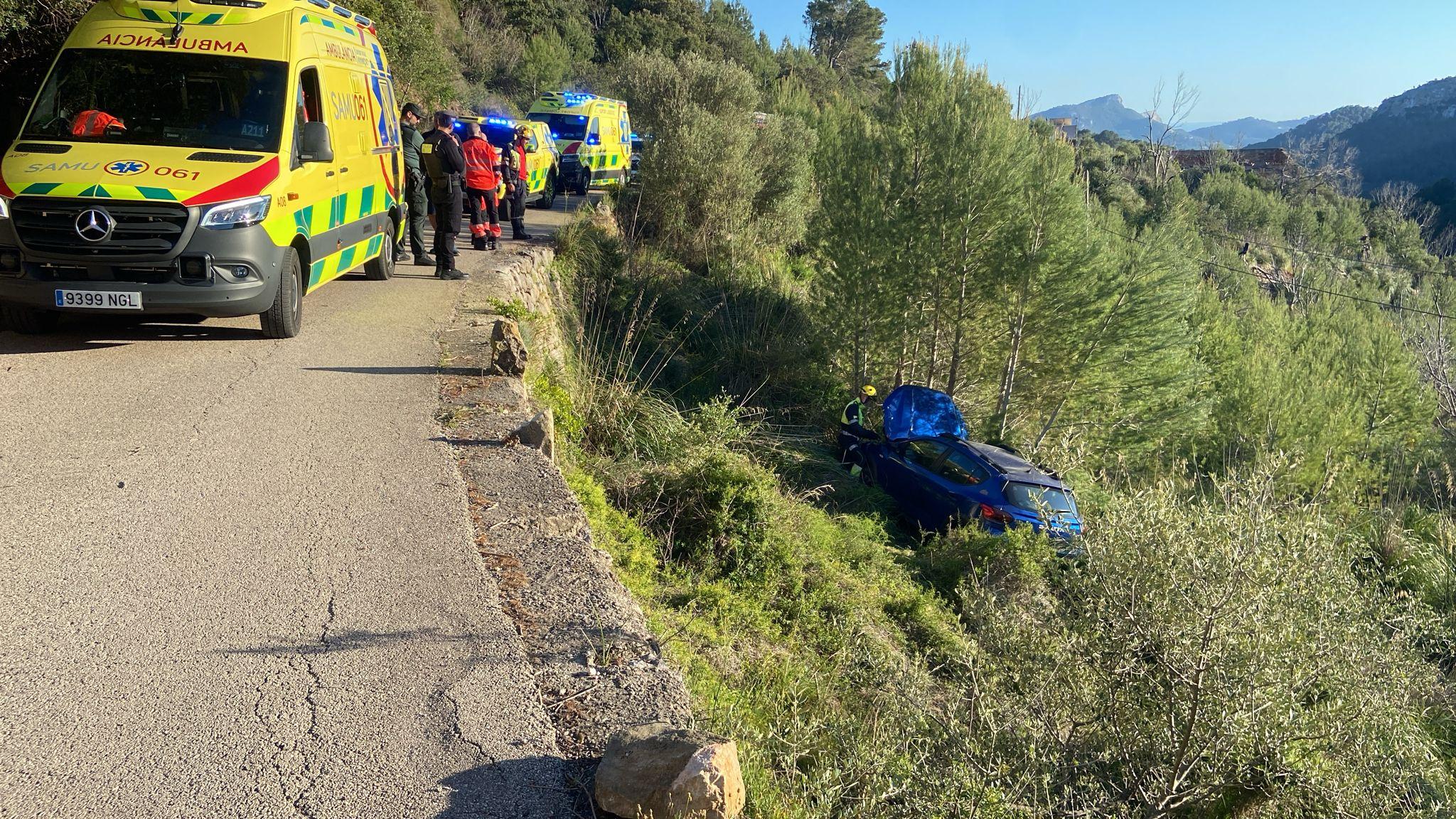 Un conductor se deslumbra y cae por el desnivel del Camí de sa Coma Freda