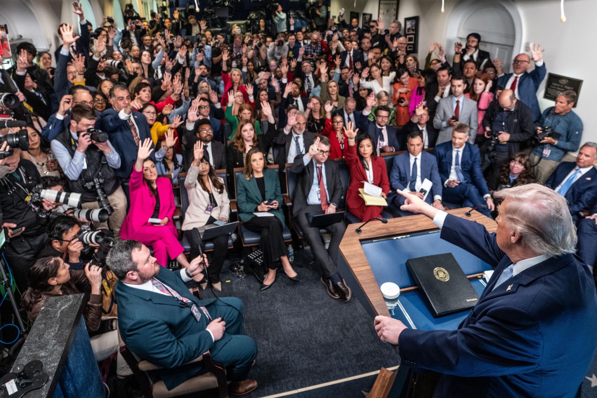 Concluye el enésimo tictac de Trump: Así crece el peligro de escalada en Oriente Medio