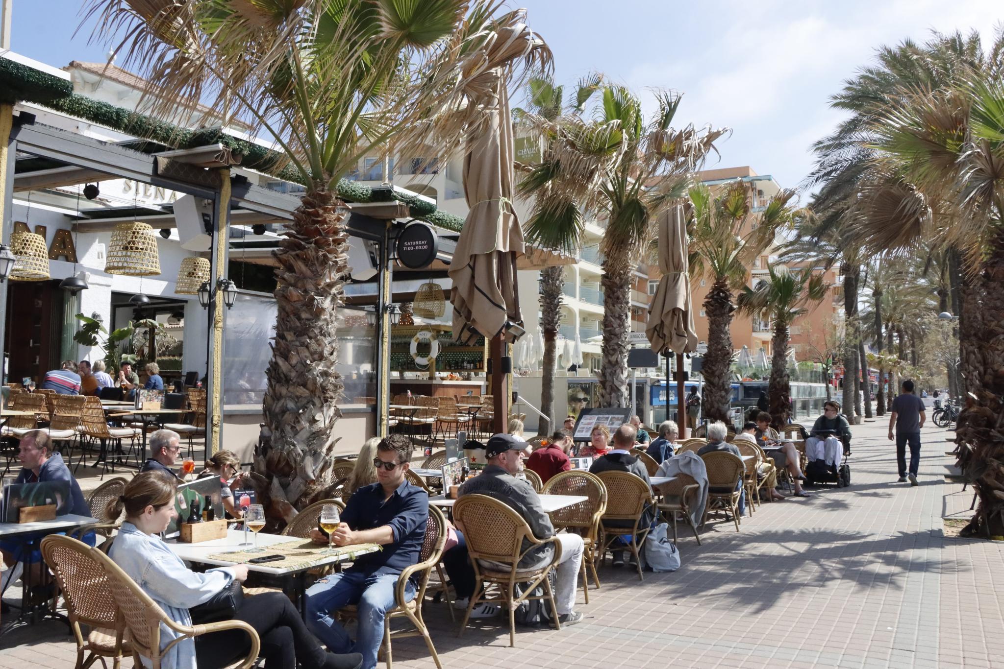 La restauración logra remontar un arranque flojo de la Semana Santa e intenta mantener la actividad al alza sin subir precios