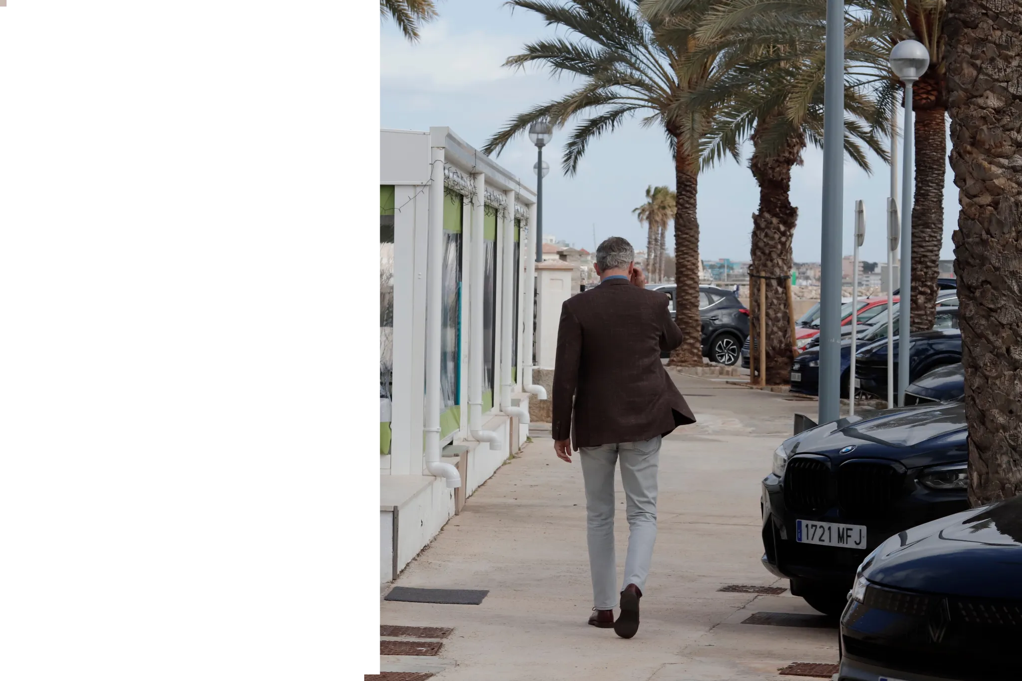 El rey Felipe VI camina en Semana Santa por es Molinar solo y sin protocolos