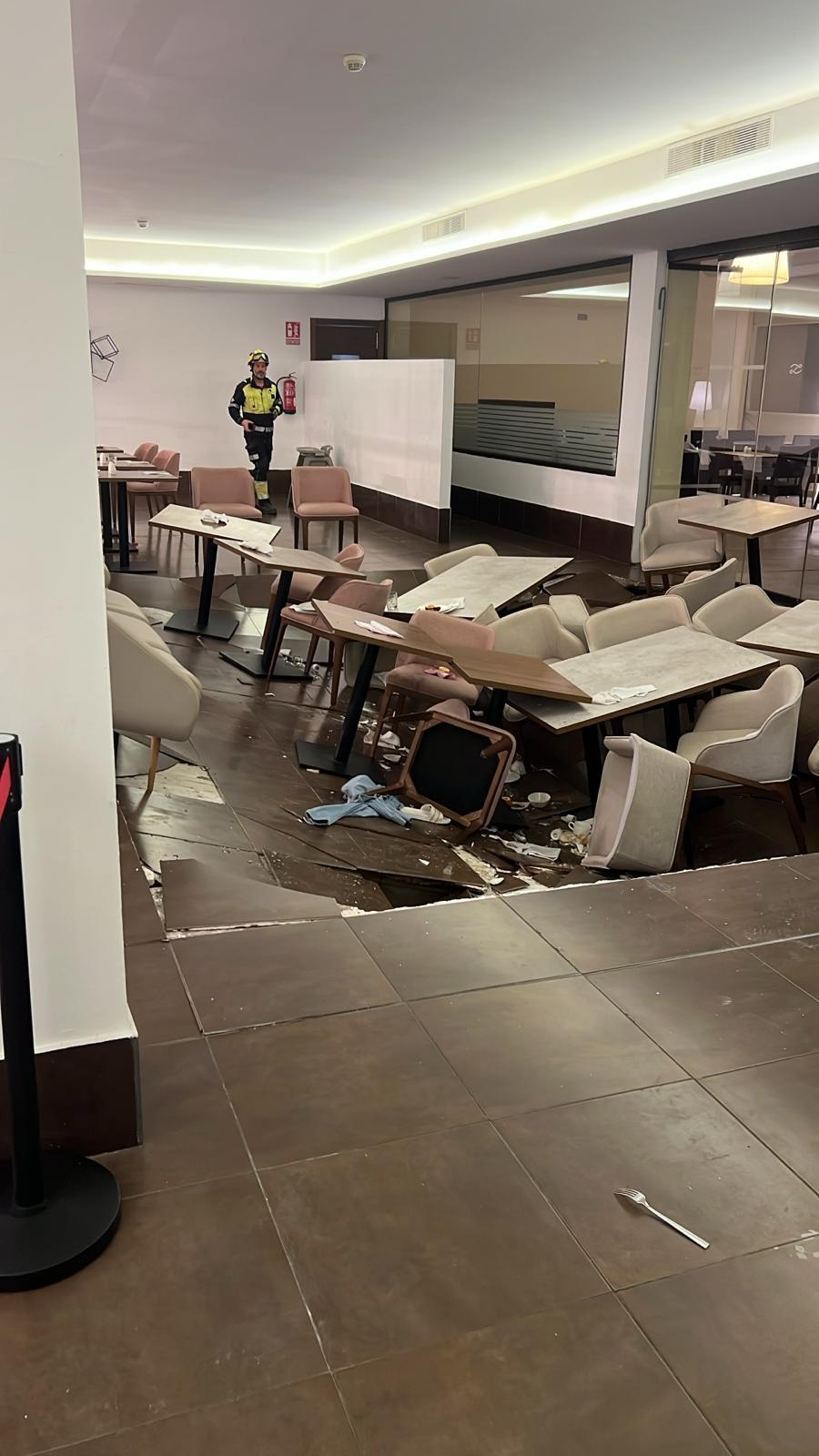 Cuatro heridos tras el hundimiento de una parte del comedor de un hotel de Santa Ponça