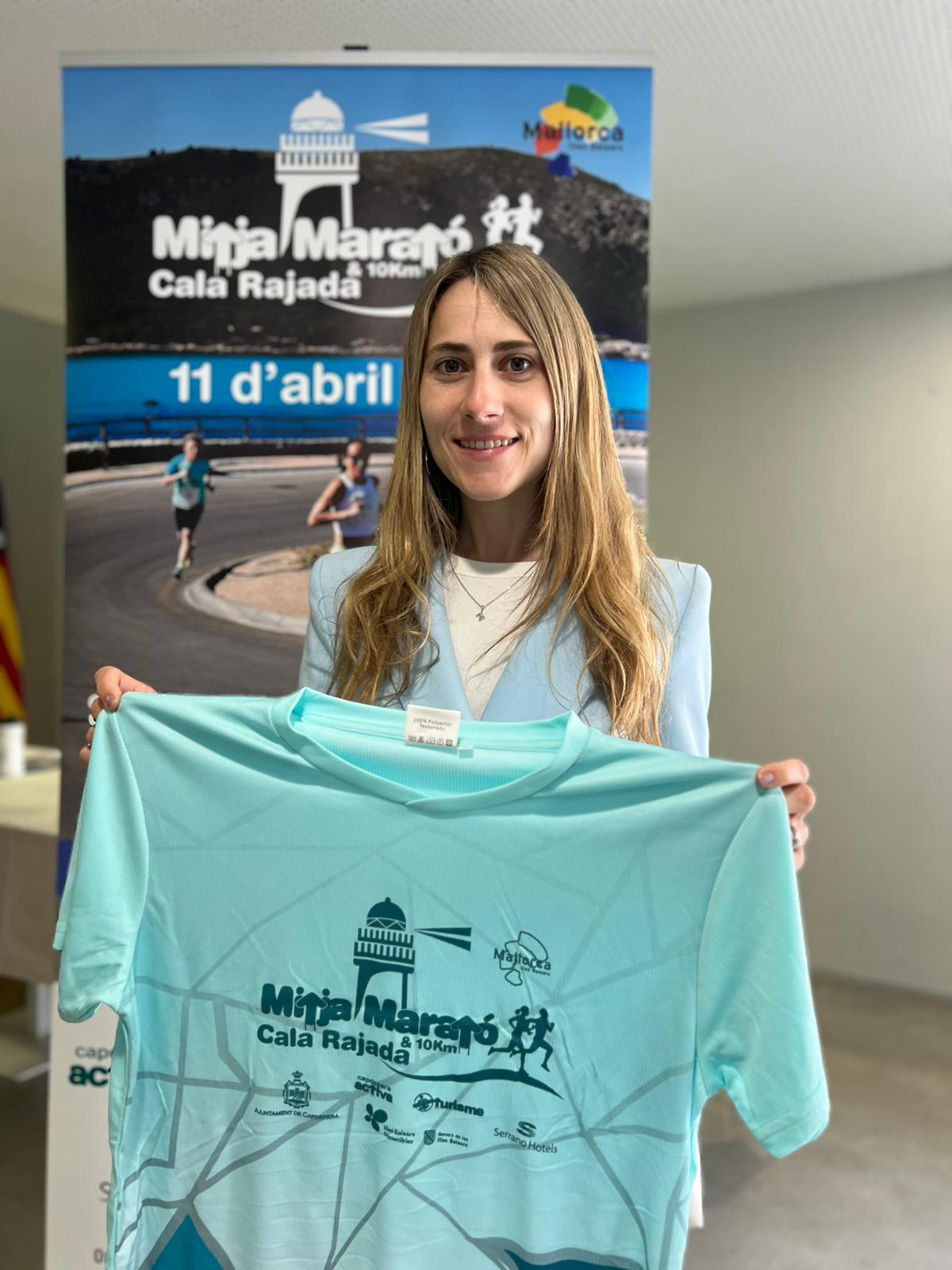 Mireia Ferrer: «El recorrido junto al mar es uno de los atractivos de la Mitja Marató de Cala Rajada»