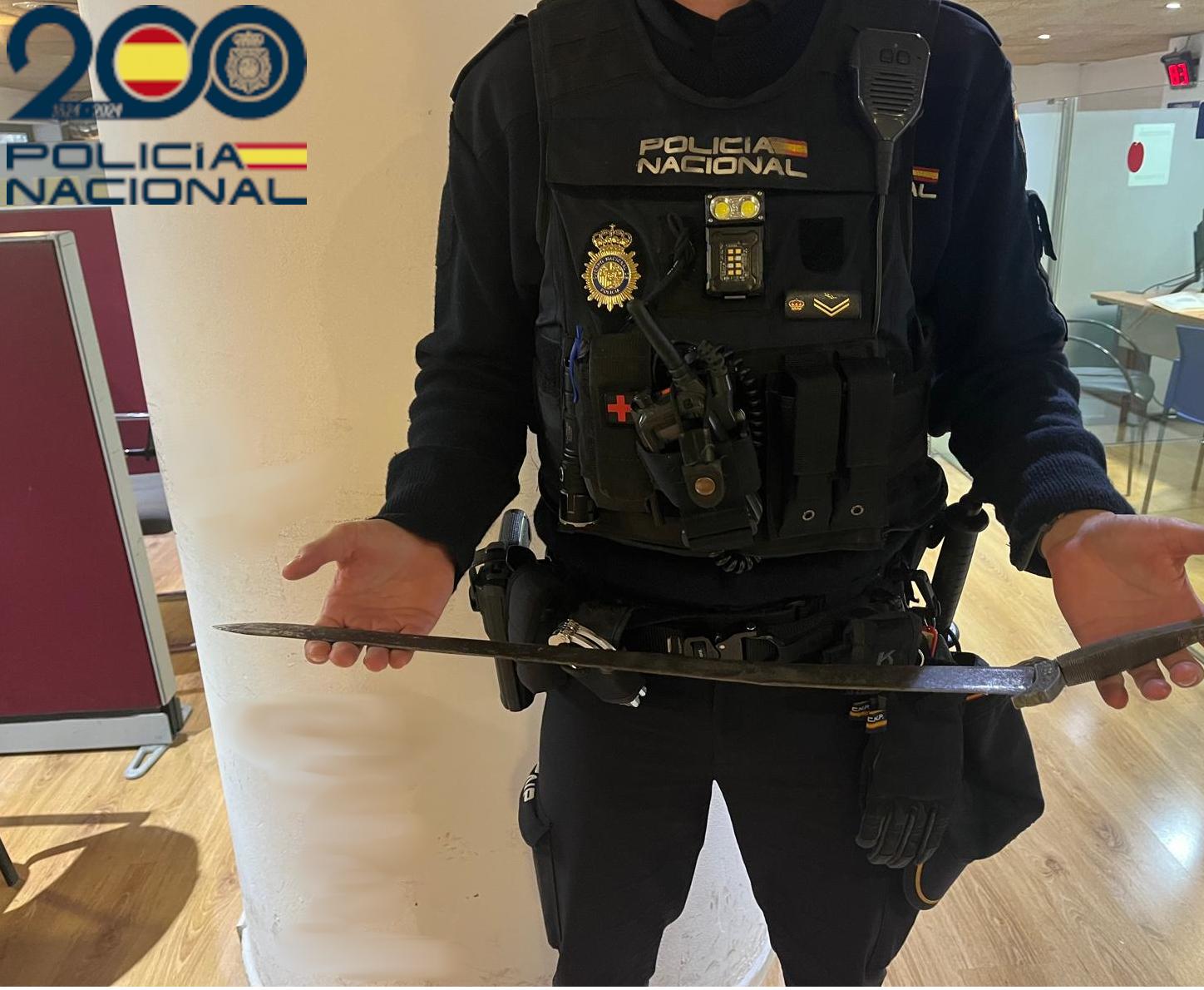 Prisión para cuatro hombres por dar una paliza a golpes y con una espada al novio de la ex de uno de ellos en la Soledat