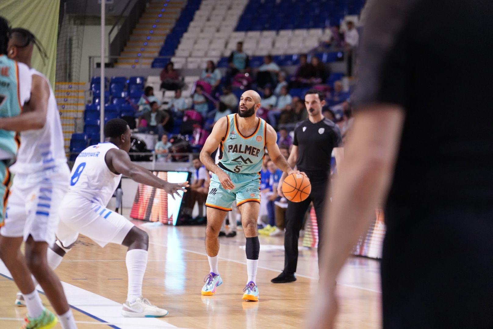 El Palmer Basket se complica la vida