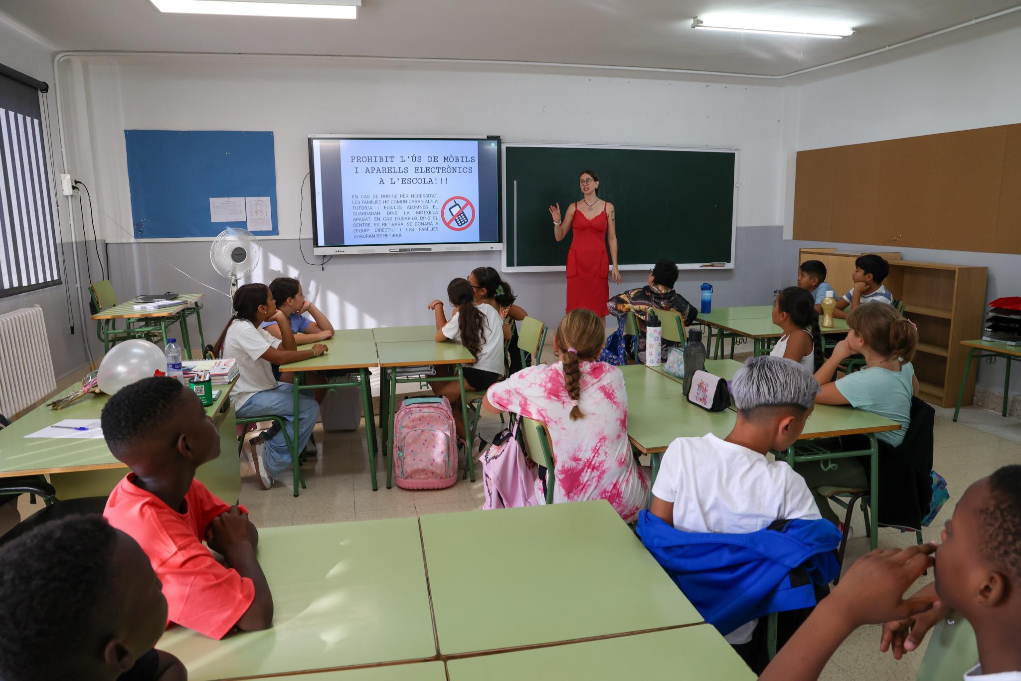 Los colegios e institutos públicos de Baleares suman 1.122 docentes en tres años