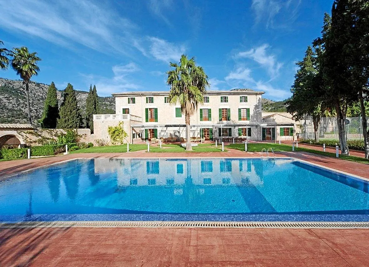 Empresas y fondos inmobiliarios se lanzan a la compra de vivienda en Baleares para pagar menos impuestos