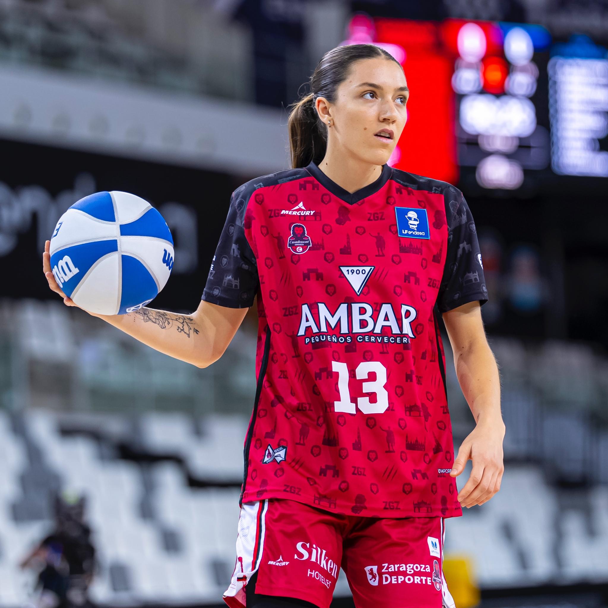 Helena Pueyo, ante el reto de seguir los pasos de Alba Torrens