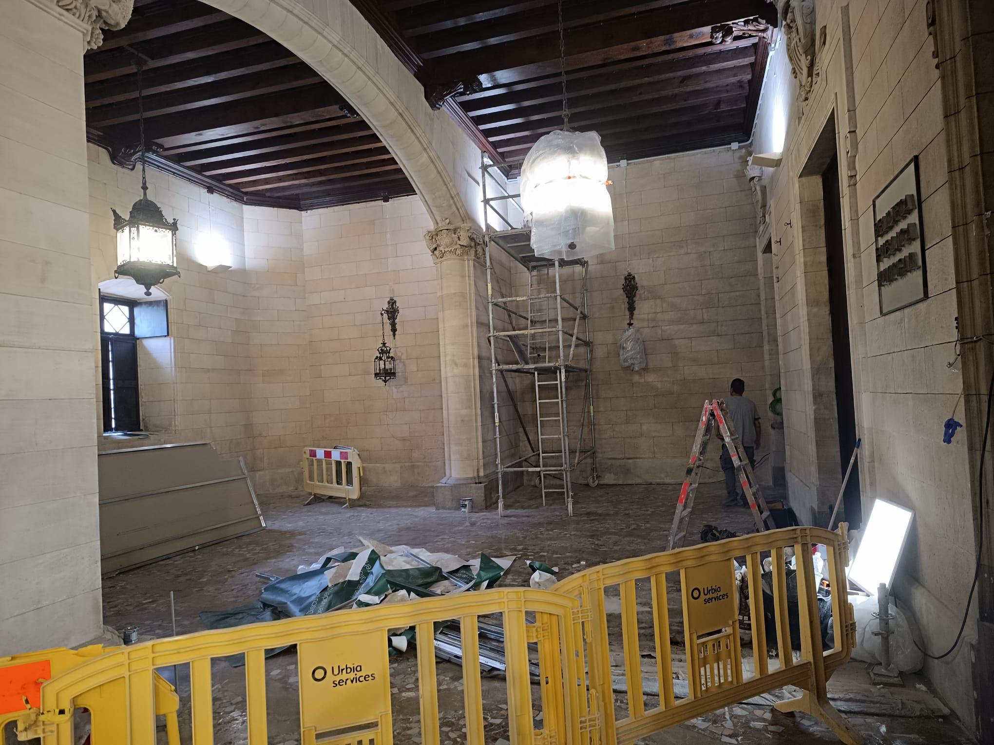 A punto la segunda fase de la mejora del zaguán de Cort