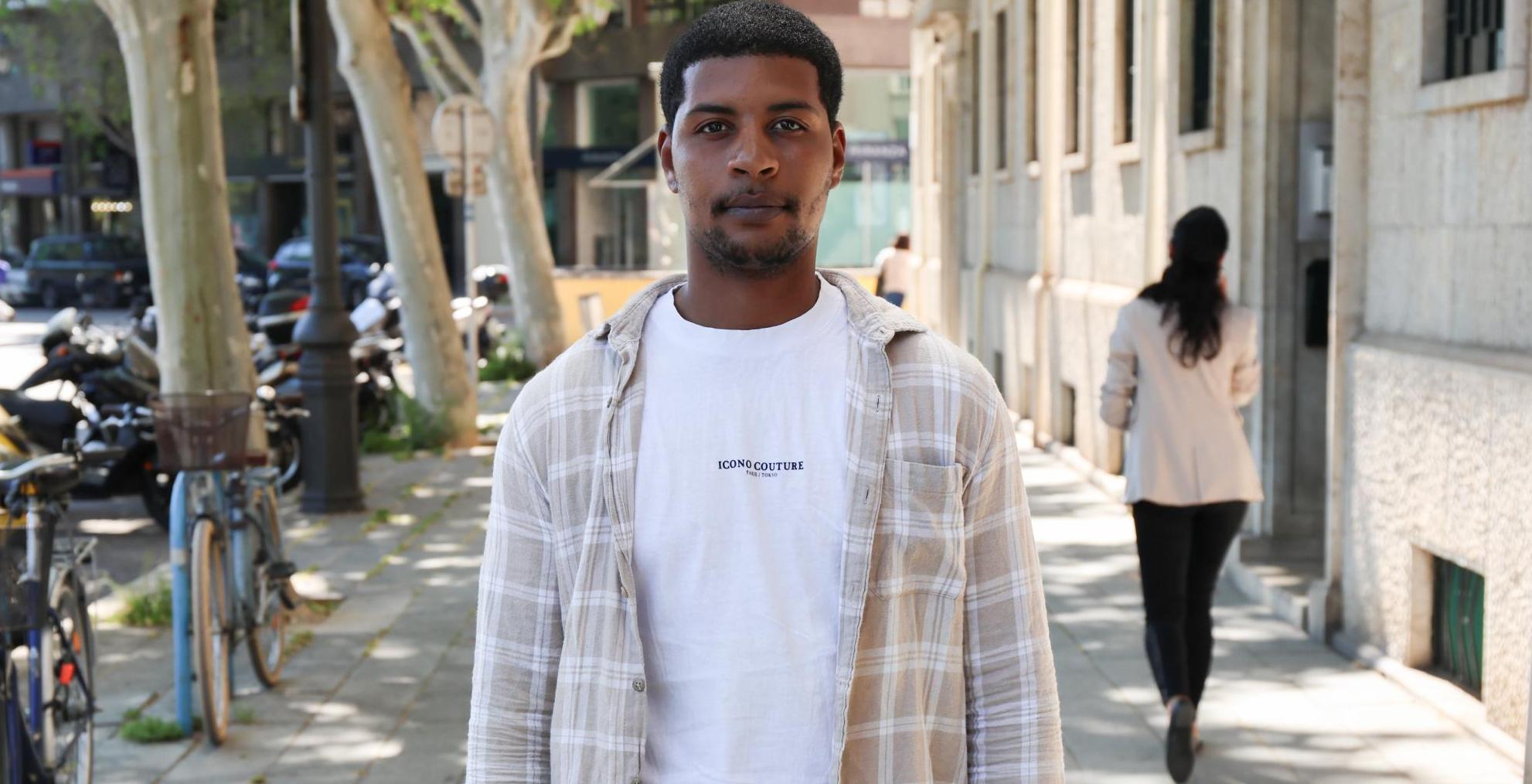 «Dejar a los saharauis fuera de la regularización es como matarnos»