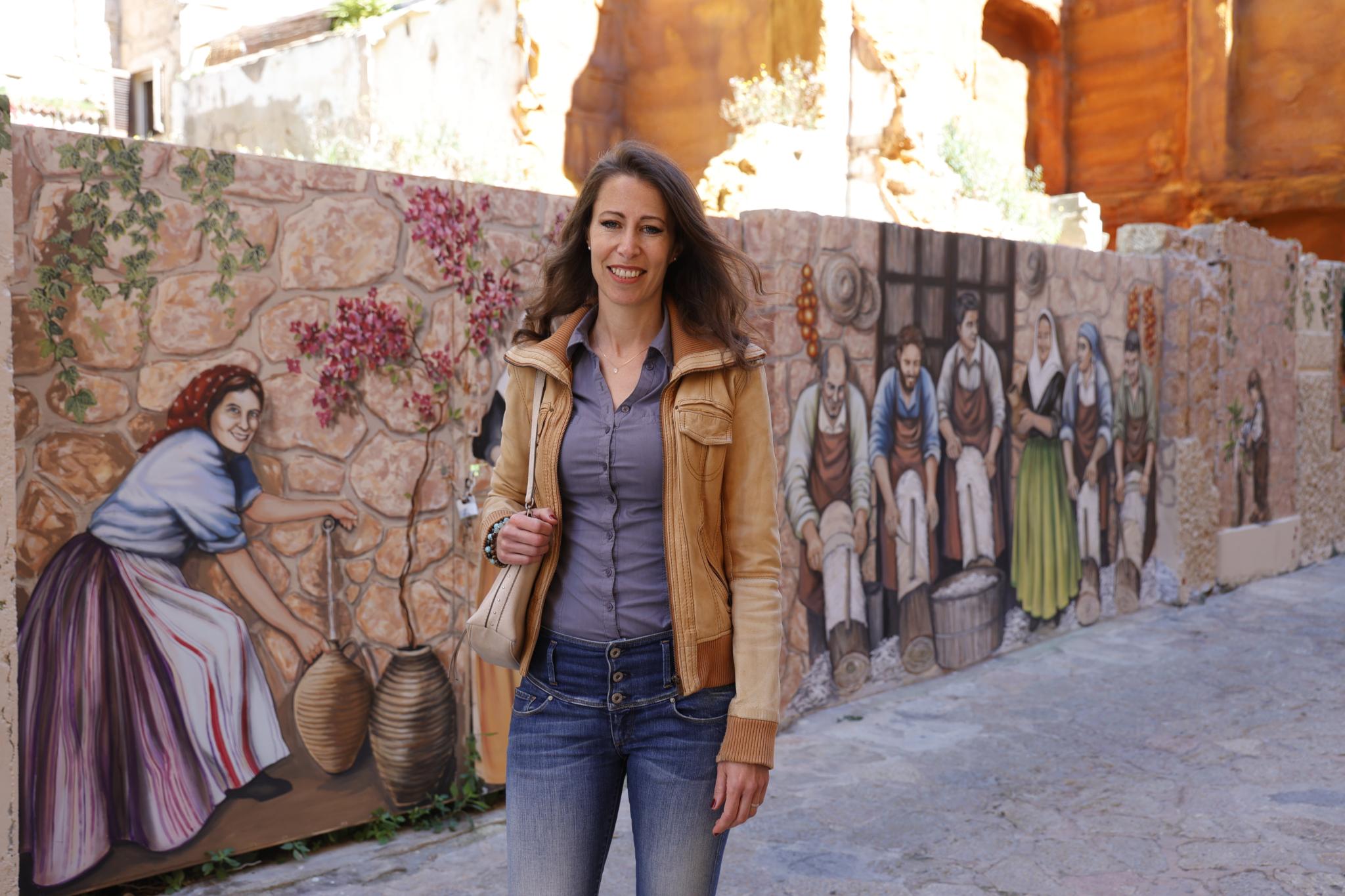 El mural en el barrio de la Calatrava que reivindica sus raíces e historia