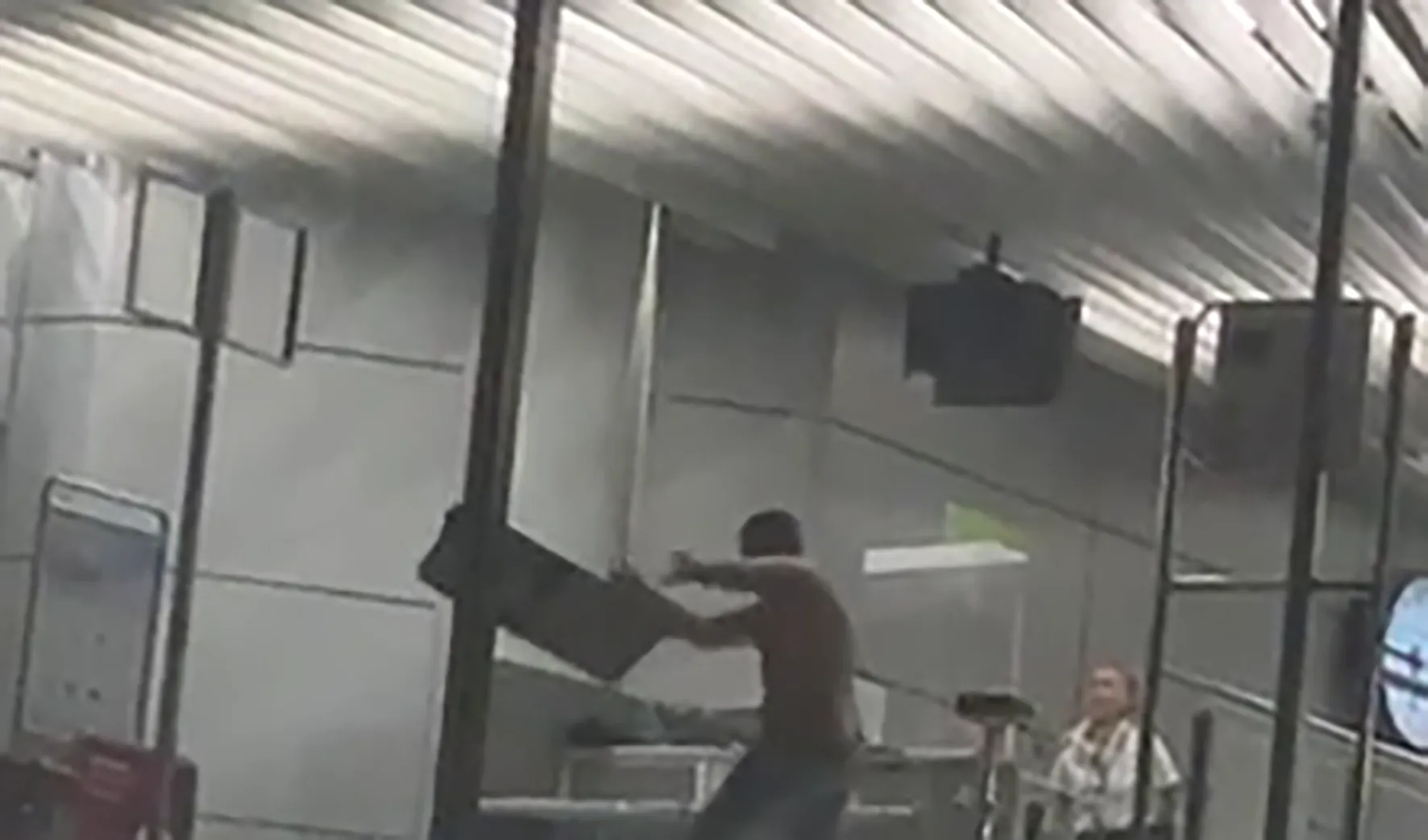 A juicio por atacar al personal de Ryanair y provocar daños tras perder un vuelo en Son Sant Joan