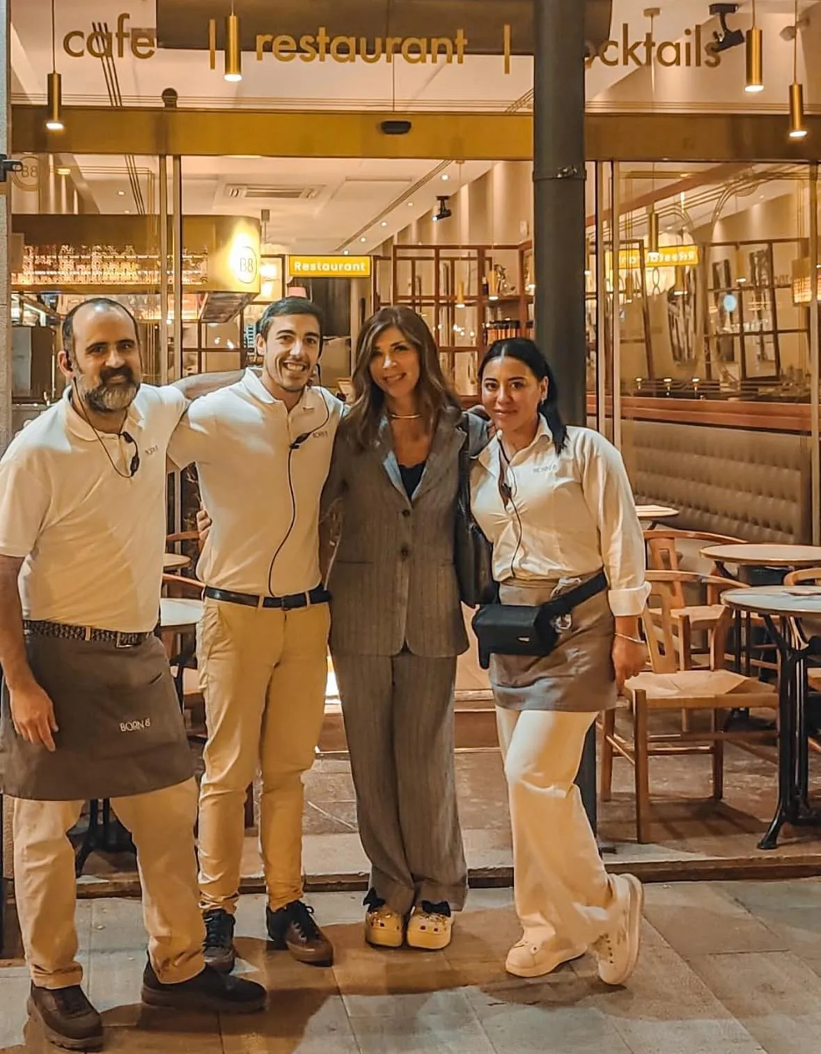 Eva Isanta sorprende a los clientes de un restaurante en Palma: «Una noche muy especial»