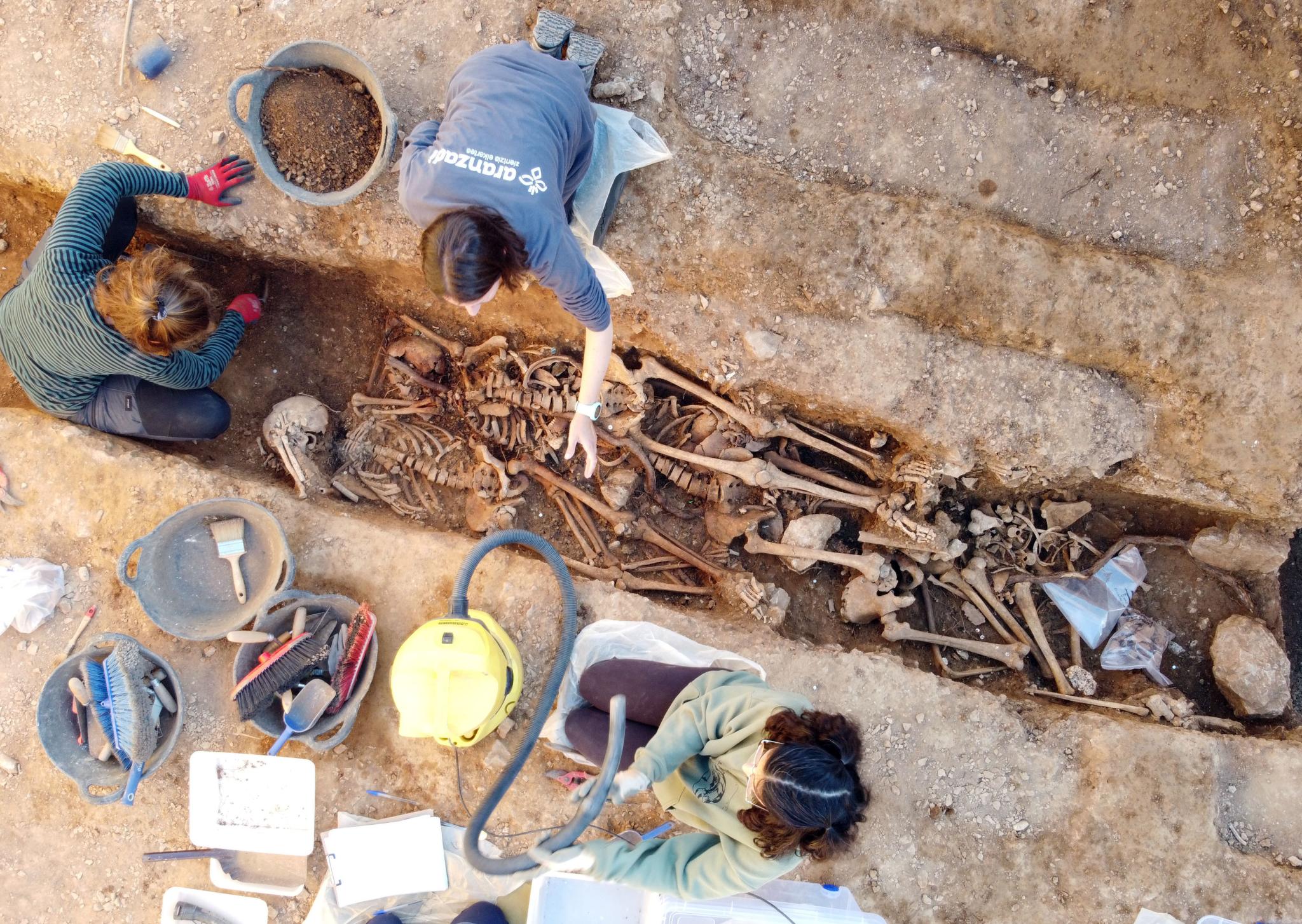 El pleno se compromete a redactar una ordenanza de memoria democrática