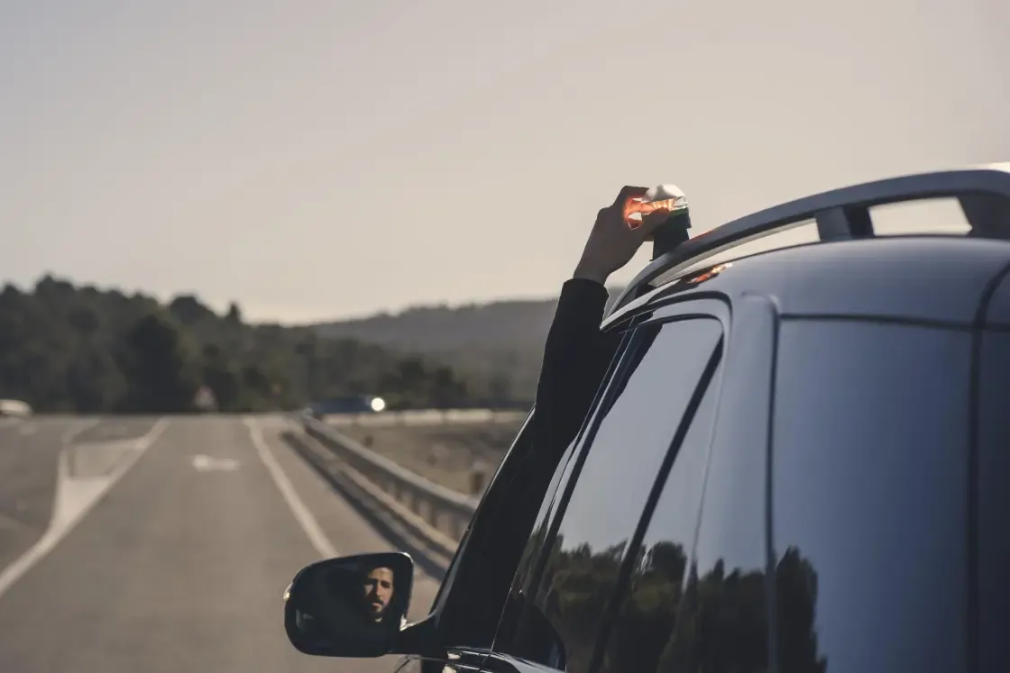 La DGT lo confirma: esta es la fecha de caducidad de tu baliza V-16