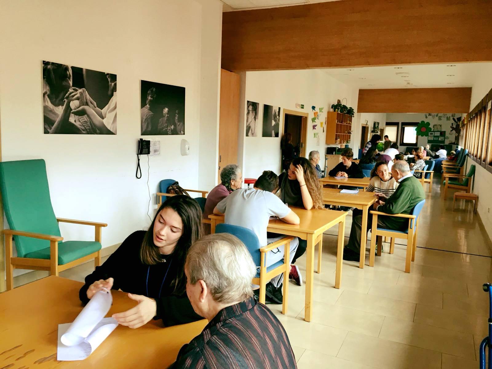 Igualdad, solidaridad y cuidado: El programa de estudiantes voluntarios que acompañan en el drama del alzheimer