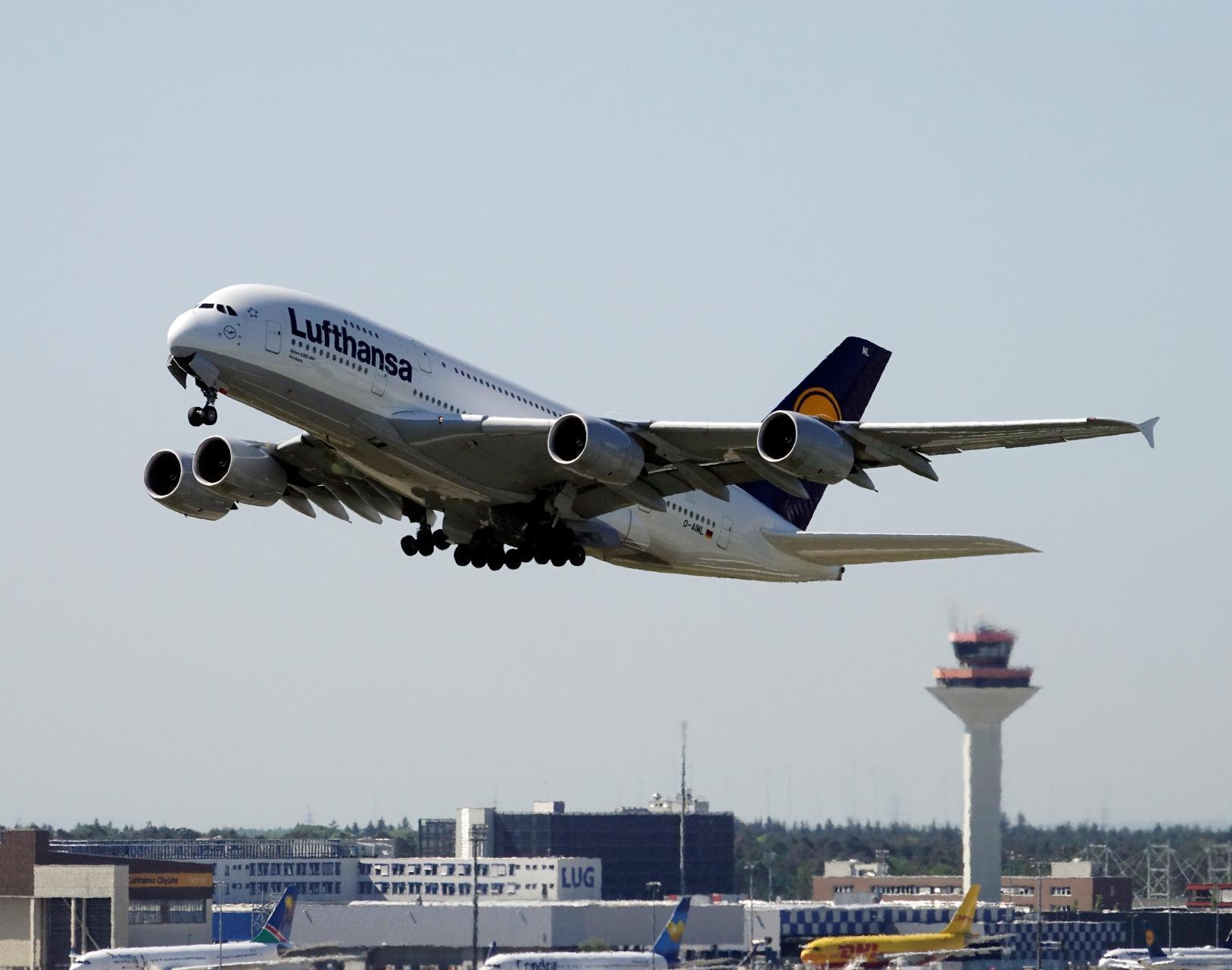 Las agencias de viajes advierten de que «va a ser un verano de precios al alza para volar»