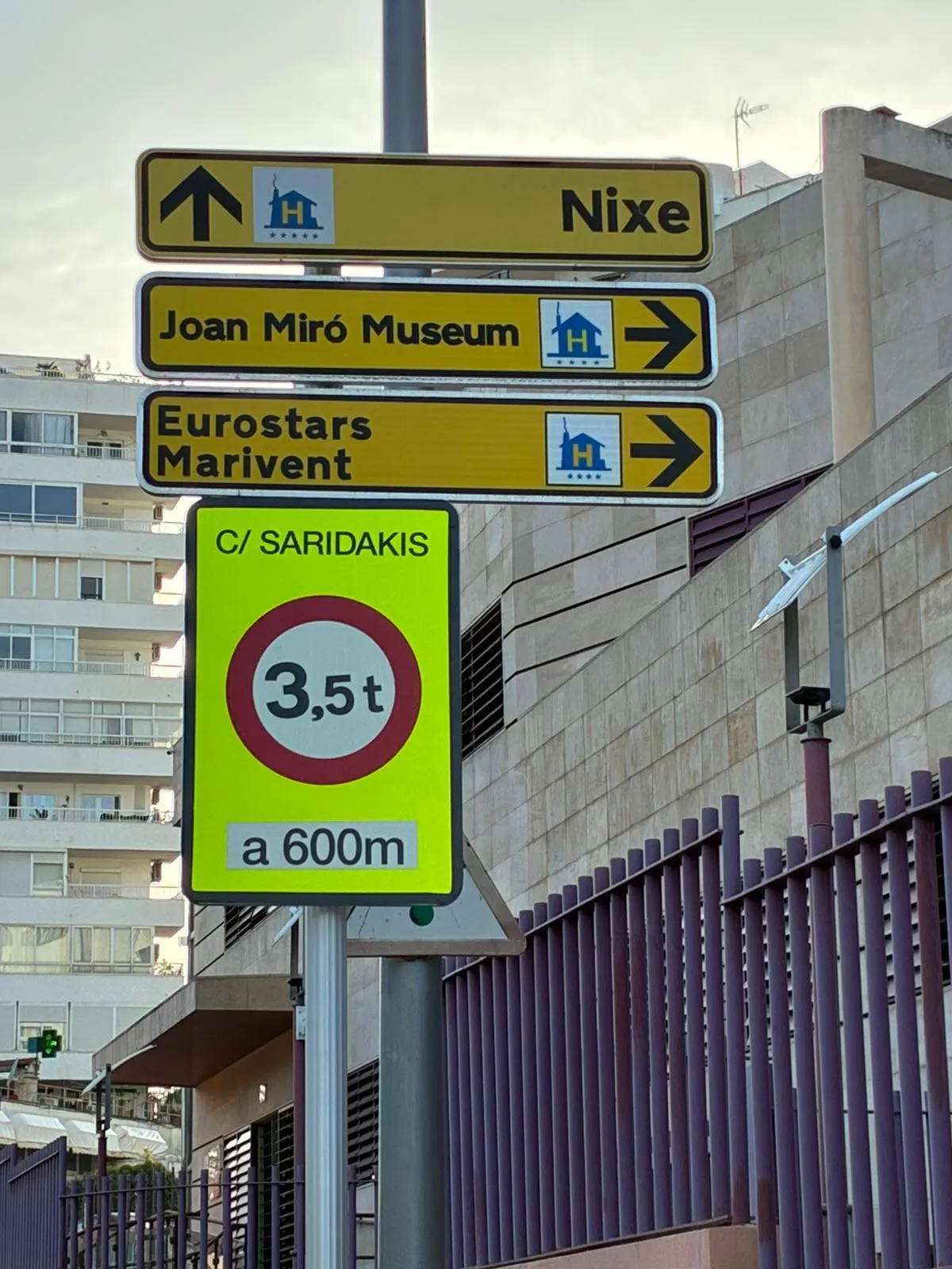 Una vecina de Palma denuncia el aislamiento por el cierre reiterado de un puente: «Nos han dejado tirados»