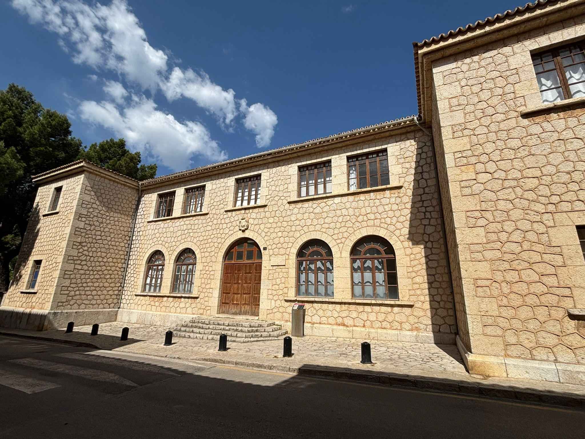 Educació invertirá 433.940 euros en continuar con la reforma del colegio público