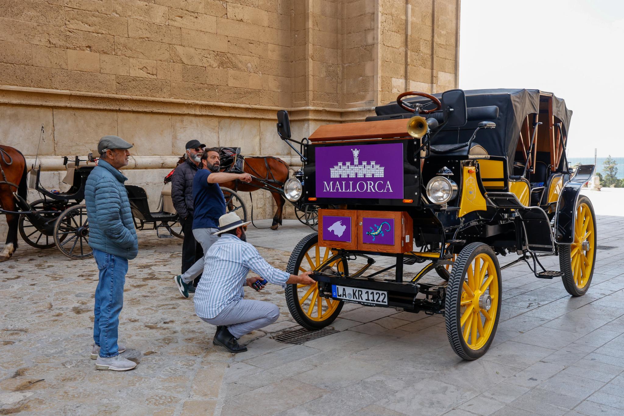Llegan las calesas eléctricas a Palma: «¡Son muy 'aestethics'!»