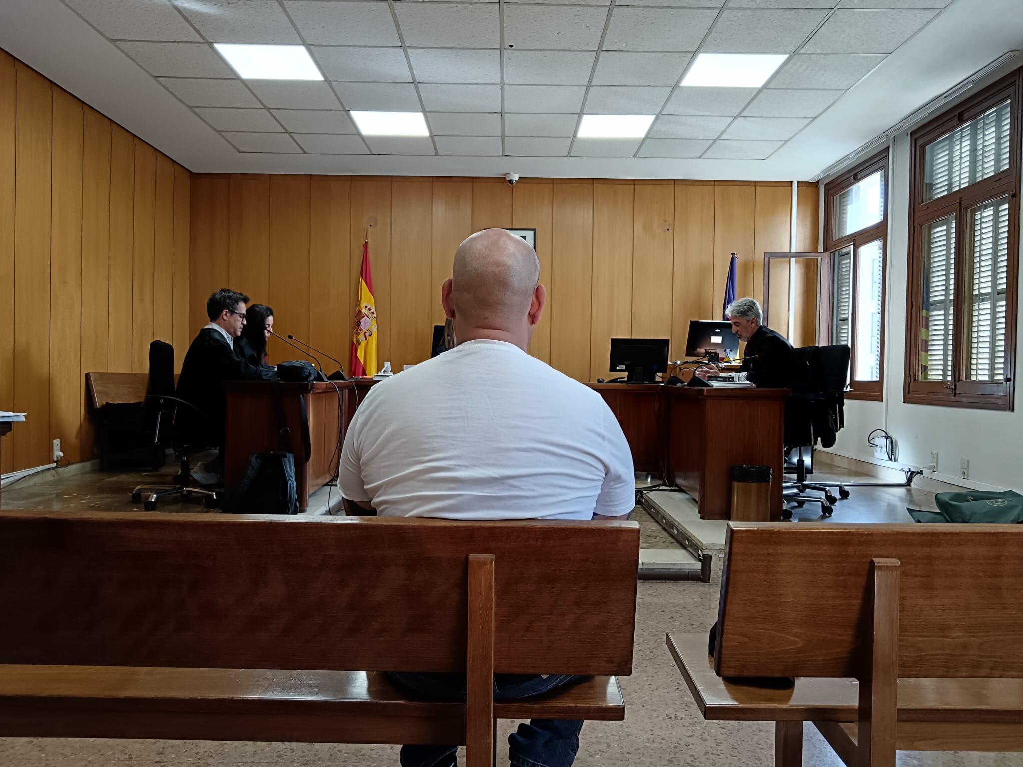 Juicio por delito de odio a un portero de Magaluf por no dejar entrar en una discoteca a tres marroquíes