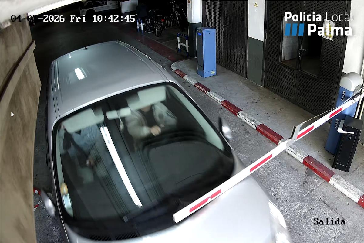 Dos jóvenes roban su propio vehículo para sacarlo del depósito municipal de Palma