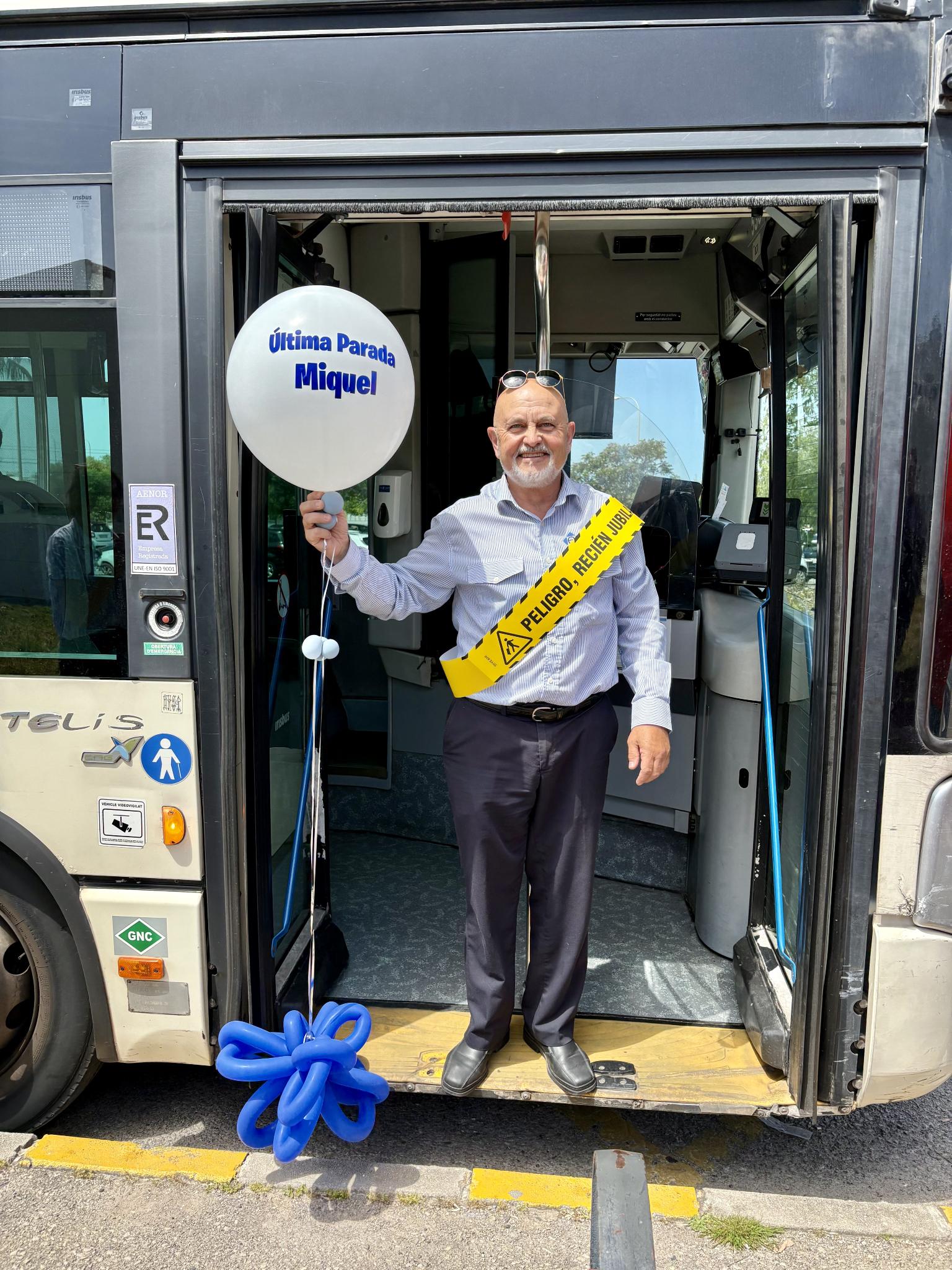 La EMT despide a uno de sus conductores más emblemáticos tras 37 años de servicio