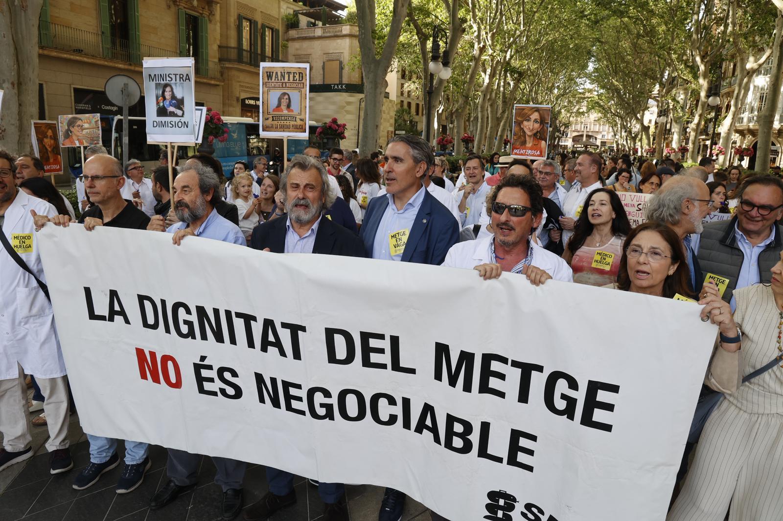 Los médicos se concentran en Palma para protestar contra el Estatuto Marco