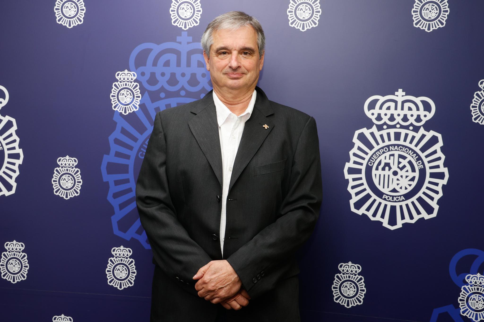 «El que vea ser policía solo como un trabajo, mejor que se busque otra cosa»