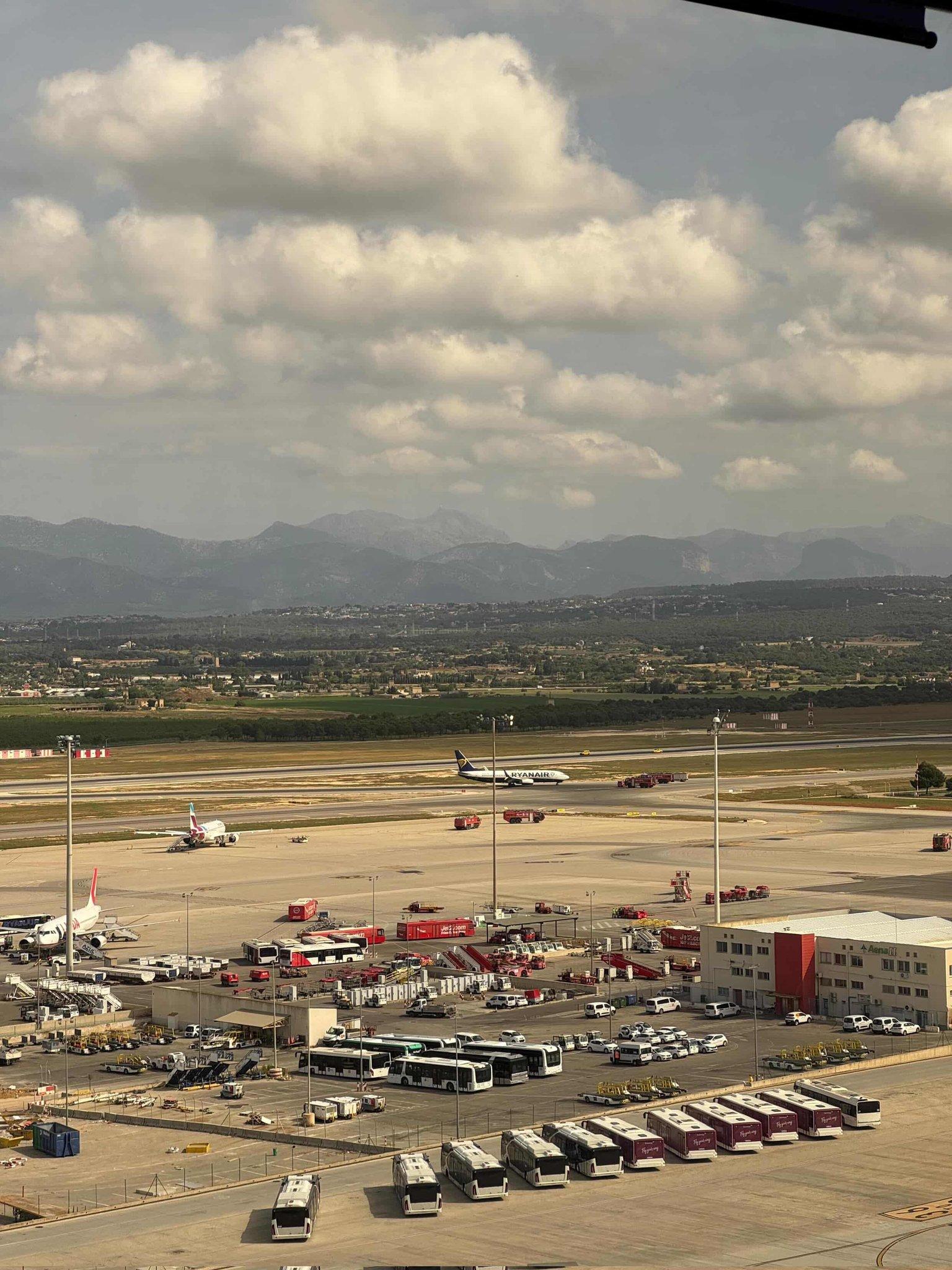 Emergencia aérea en Palma tras la alerta de posible incendio en un vuelo procedente de Madrid
