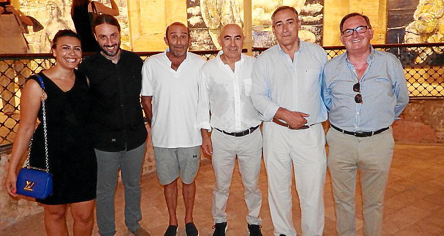 Joan Bennàssar expone su obra en el teatro Defensora de Sóller