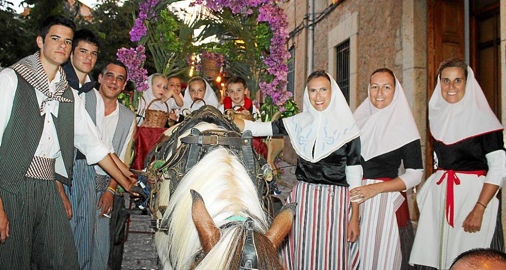 La Beateta llena las calles de Valldemossa