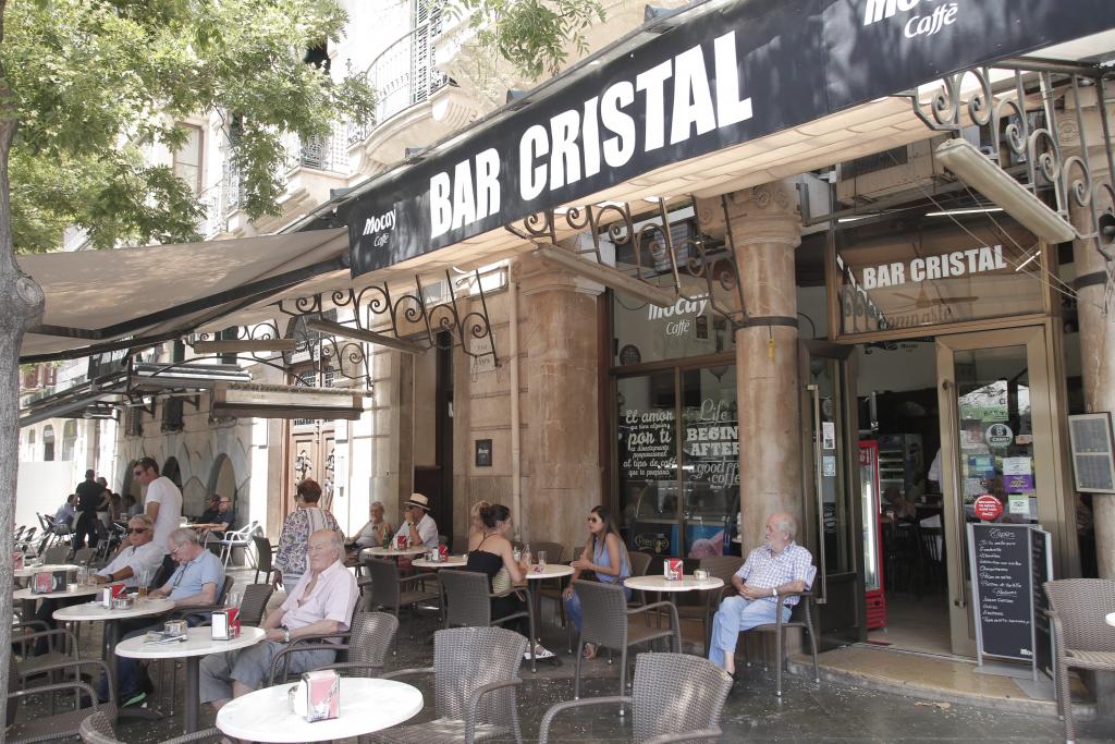 El bar Cristal cerrará sus puertas el próximo martes después de 63 años