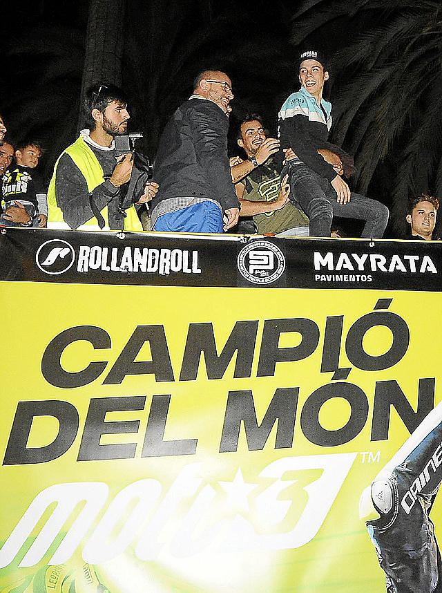 Joan Mir celebra su título en Mallorca