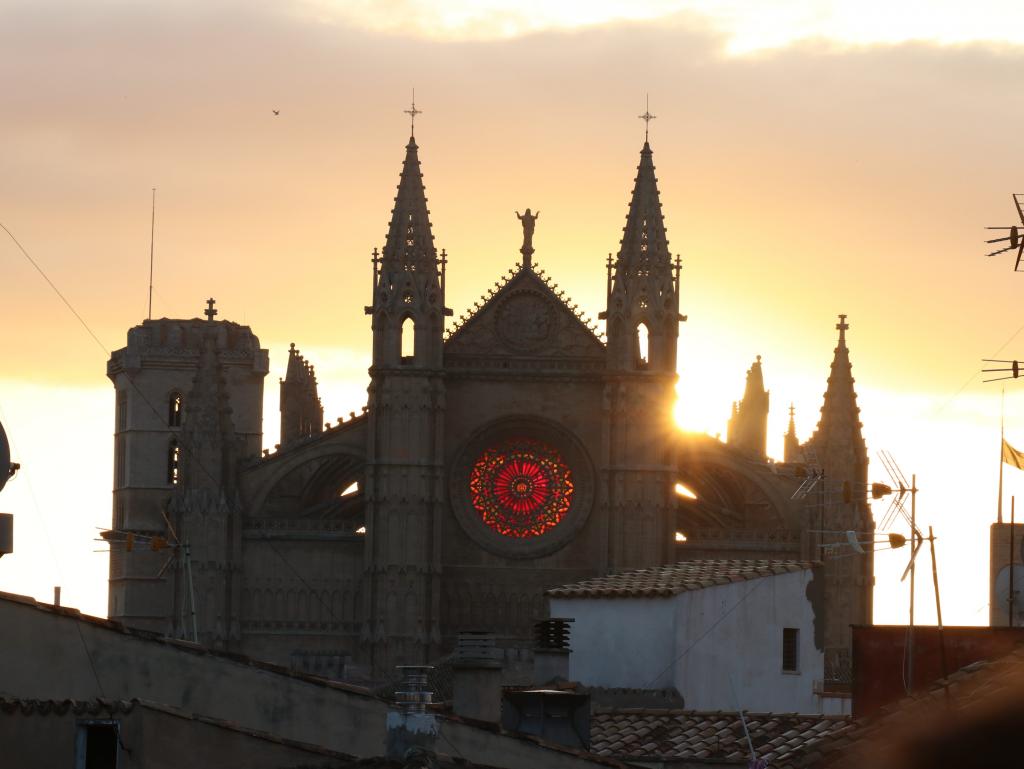El solsticio de invierno se vive desde es Baluard